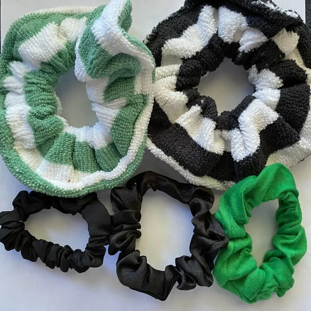 N/A set scrunchies
